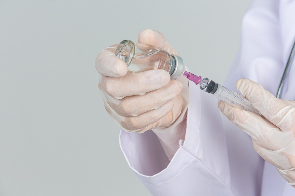 Vitamin B12 injection